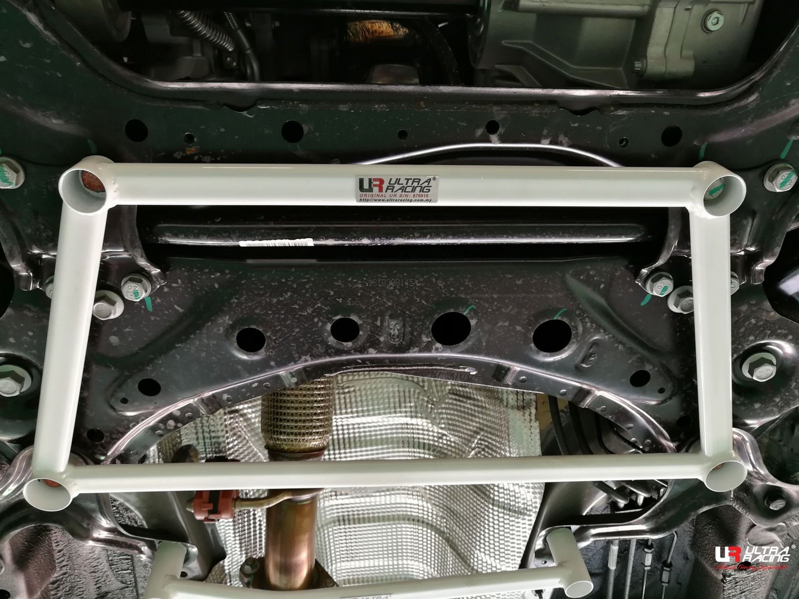 Ultra Racing UR-LA4-3958 Front Lower Bar – Proton X70