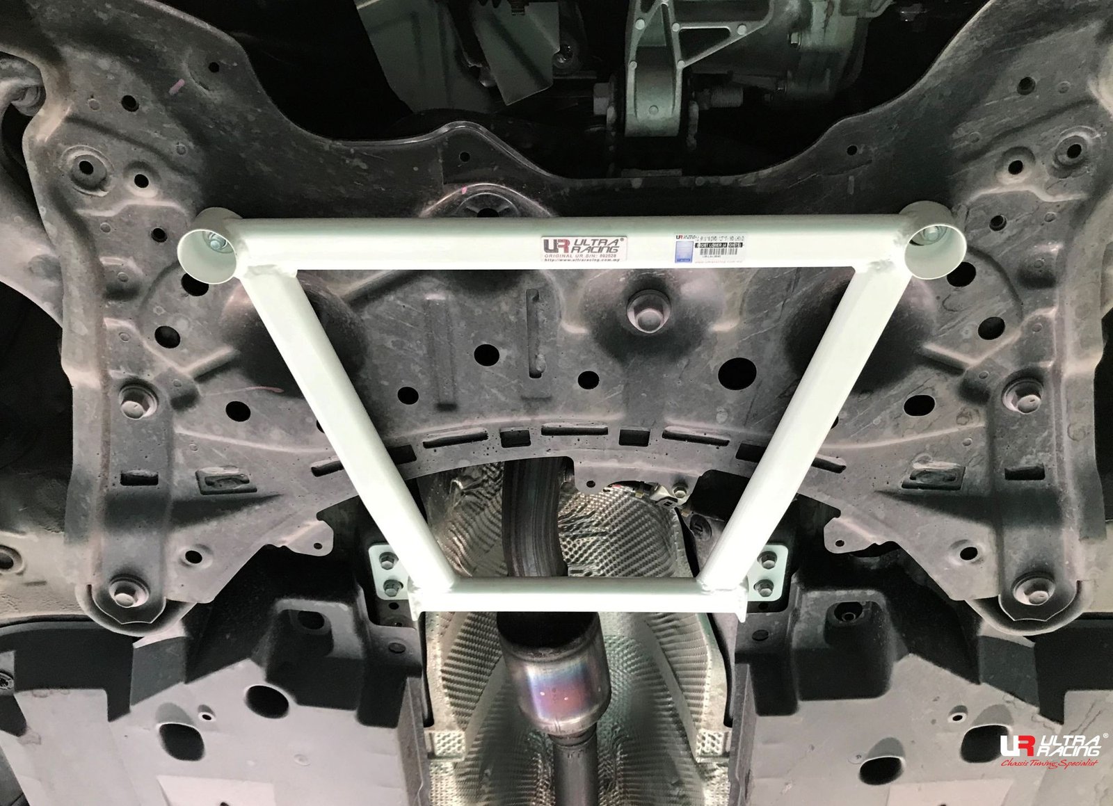 Ultra Racing UR-LA4-3840 Front Lower Bar – Toyota C-HR